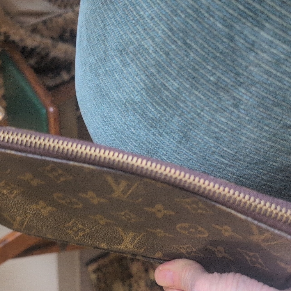 LV Pochette Accessories VTG - Picture 9 of 9